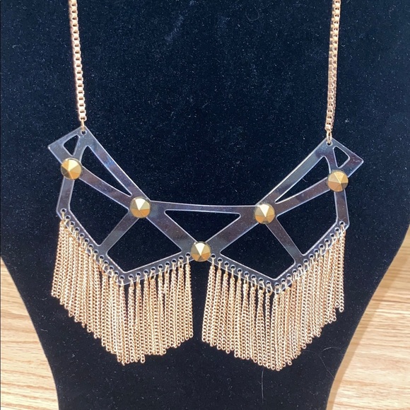 Bansri Gold Geometric Necklace and Earring Set - Picture 5 of 5